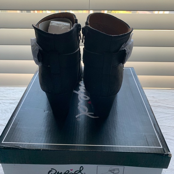 New in box Qupid Morrison booties size 6 women’s - Picture 4 of 6